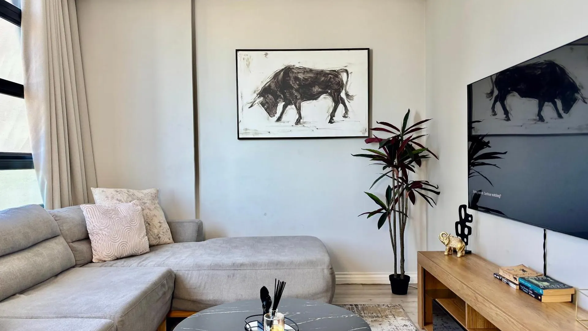 16 On Bree Apartment Cape Town