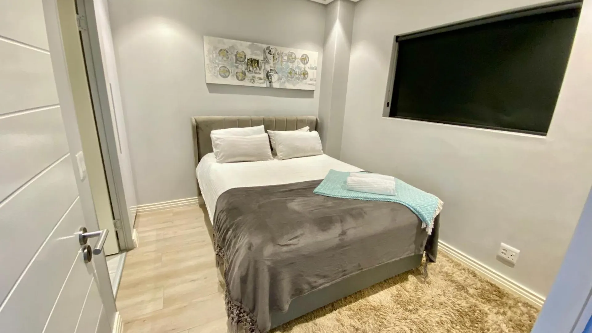 16 On Bree Apartment Cape Town